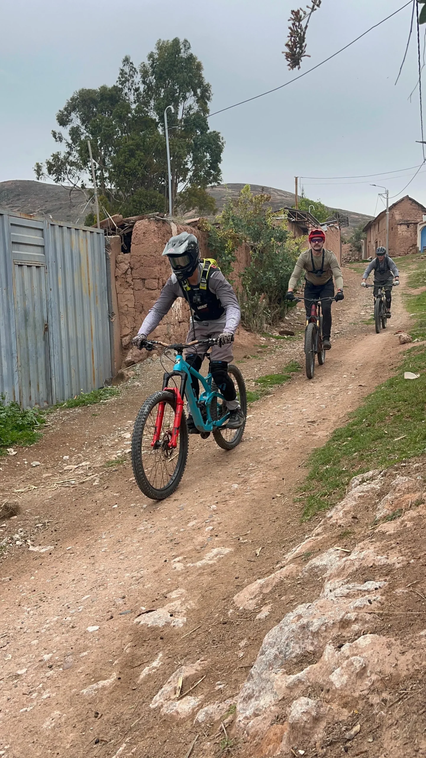 Descendiendo los Mejores Senderos de Cusco - Imagen 1