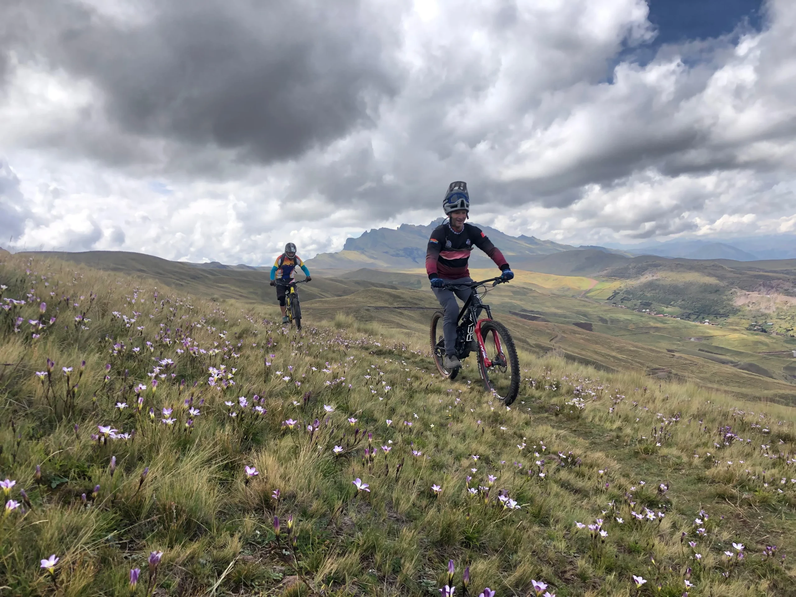 La Vuelta al Gran Ausangate – MTB Expedition - Imagen 5