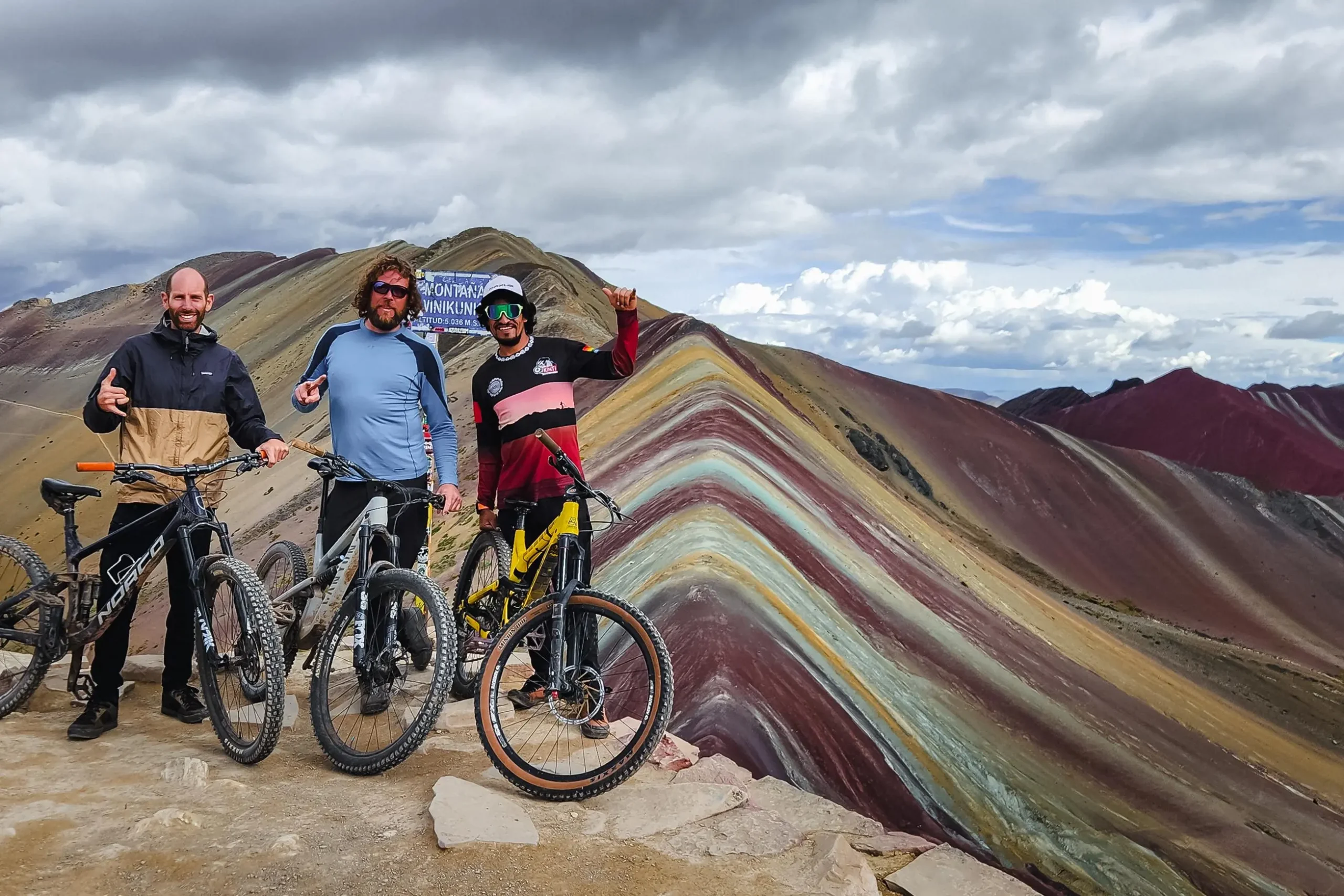 Montaña de Colores – MTB Day Ride - Imagen 1